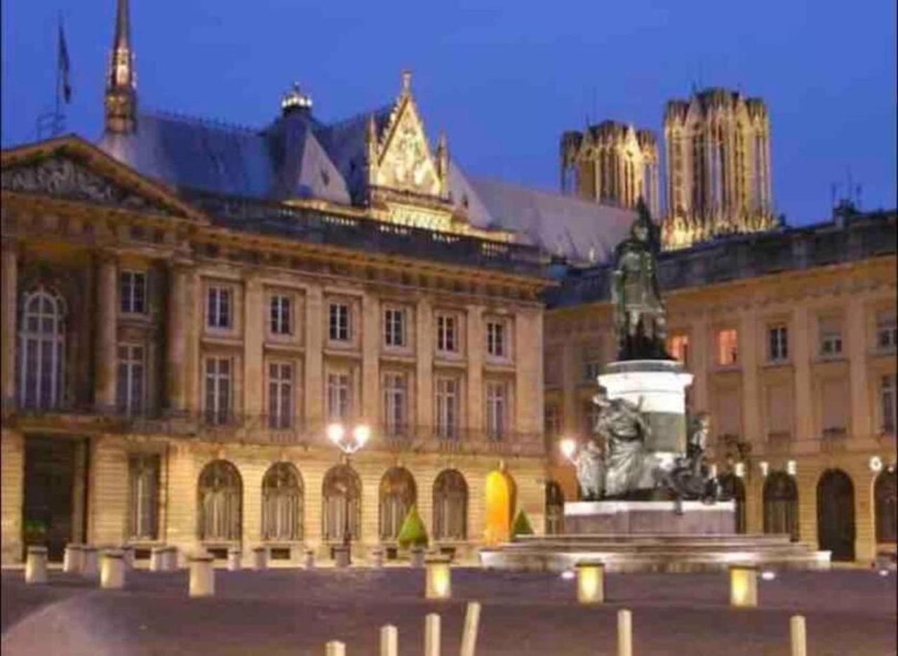 Reims Centre-Ville - 2 Chambres - 6 Personnes Au 1 Er Etage Extérieur photo